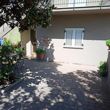 Marco - Camere Con Bagno Privato Vicino Al Centro Foligno Exterior foto