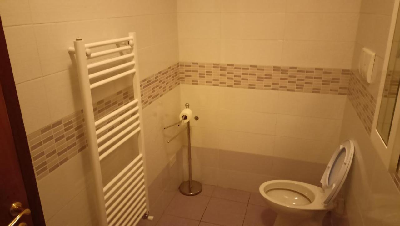 Marco - Camere Con Bagno Privato Vicino Al Centro Foligno Exterior foto
